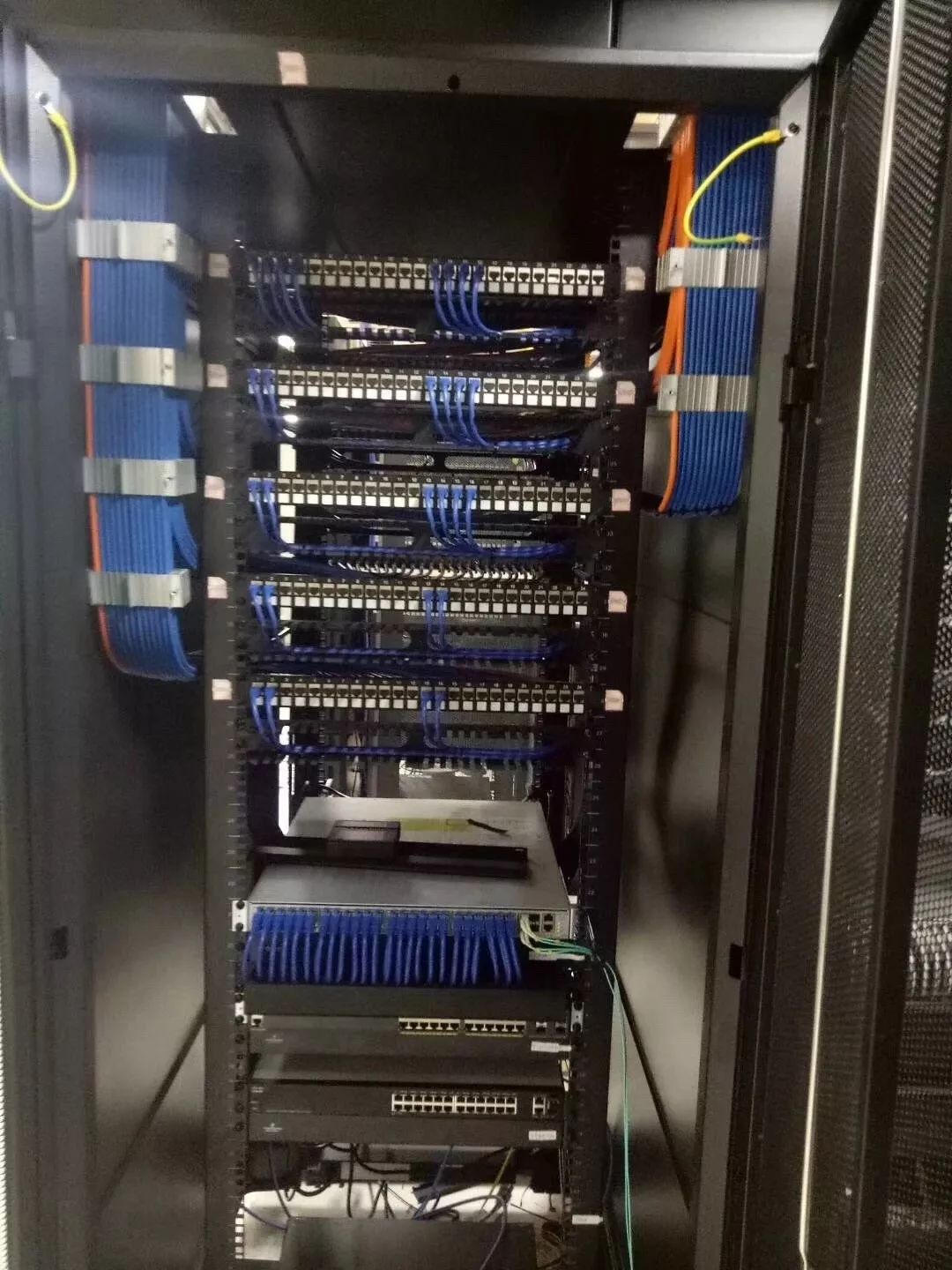 弱電工程師高標(biāo)準(zhǔn)施工實(shí)景 計算機(jī)網(wǎng)絡(luò)工程的大師之作